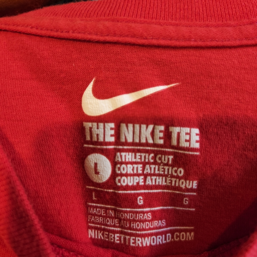 Mens Red Nike Tshirt Size Large